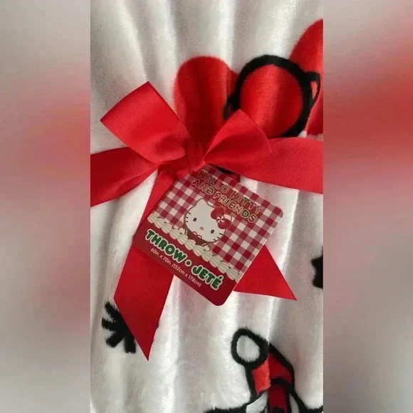 HELLO KITTY PINK PRESENTS THROW Christmas Winter 2024 - Picture 3 of 6